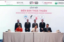 Signature des mémorandums d'accord entre les unités participant au programme de formation Swiss EHT. Photo: NDEL.