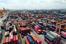 Dépôt de conteneurs maritimes au port de Tân Vu dans la ville de Hai Phong. Photo : VNA.