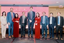 Le séminaire attire la participation d'une cinquantaine de grandes entreprises canadiennes et des représentants de la communauté des affaires vietnamienne au Canada. Photo: baoquocte.vn.