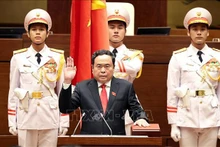 Le Président de l'AN du Vietnam Tran Thanh Man prête serment. Photo : VNA.