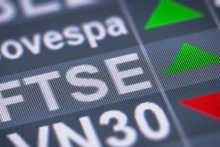 S'il est transformé en marché émergent, le marché boursier vietnamien attirera des flux de capitaux plus importants, plus stables et plus diversifiés de la part des investisseurs étrangers. 