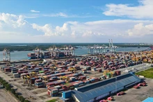 Les exportations jouent un rôle moteur pour atteindre une croissance de 8% en 2025. Photo : VNA.