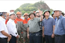 Le Premier ministre inspecte le projet de ligne de transmission de 500 kV à Thanh Hoa. Photo : VNA