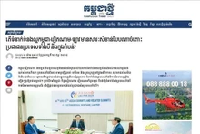 Le quotidien Kampuchea Thmey (Nouveau Cambodge) a publié un commentaire du journaliste Vann Sokunthea. Photo : VNA. 