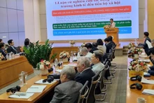Vue générale du colloque « 30 ans de développement du Vietnam : rétrospective et réponse aux nouveaux défis ». Photo : NDEL.