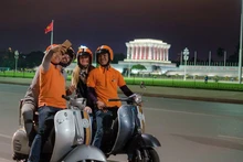 Tour de Hanoï à Vespa. Photo : Hanoi Vespa Adventures. 