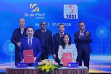 Vietnam SuperPort a signé le 7 janvier un protocole d'accord stratégique avec l'Institut de développement et de stratégie des transports du ministère des Transports. Photo : VNA.