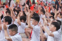 Les élèves du primaire de Gia Quât, arrodissement de Long Biên. Photo : VNA.