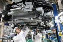 Chaîne de construction automobile à l'usine Honda dans la province de Vinh Phuc. Photo : VNA.