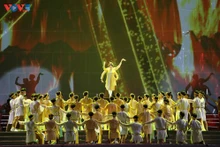Lors de la cérémonie d’ouverture du Carnaval de Ha Long 2025. Photo: VOV