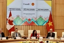 La délégation canadienne à la deuxième réunion du Comité mixte Vietnam - Canada, à Hanoï, dans l'après-midi du 27 mars 2024. Photo : VNA.