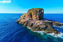 L’amer A9 est situé sur l’îlot Hon Ong Can, appartenant au groupe d'îles Hon Can, dans la commune de Nhon Ly, ville de Quy Nhon, province de Binh Dinh. 
