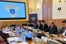 Lors de la séance de travail entre le ministère vietnamien des Sciences et des Technologies et le ministère russe des Sciences et de l'Enseignement supérieur. Photo : VNA.