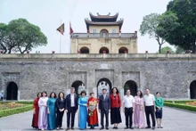 C'est une bonne occasion pour la délégation de l’Assemblée générale de l’UNESCO de découvrir d’anciens sites imprégnés de l’identité culturelle vietnamienne. Photo : baoquocte.vn. 