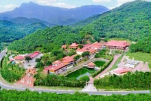Vue panoramique du monastère zen de Trúc Lâm Yên Tu, dans la province de Quang Ninh. 