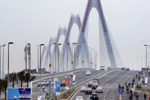 Le pont Nhât Tân, à Hanoi. Photo: VNA