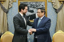 Le Premier ministre Pham Minh Chinh (droite) et le prince héritier du Royaume de Jordanie Al Hussein bin Abdullah II. Photo : VNA.