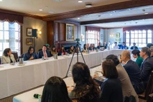 Lors de la table ronde sur le thème « Coopération Vietnam – États-Unis dans le développement du cinéma dans le contexte de l'intelligence artificielle et de la 4e révolution industrielle ». Photo : VFDA.