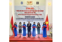 L'inauguration de l'exposition de photos sur les relations diplomatiques entre le Vietnam et la Biélorussie. Photo : thoidai.com.vn