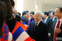 La communauté des Vietnamiens est heureuse d'accueillir le 25 mars 2018 la visite officielle du Secrétaire général Nguyên Phu Trong en France. Photo : nhandan.vn