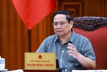 Le Premier ministre Pham Minh Chinh a présidé lundi matin 9 septembre à Hanoi une réunion entre la Permanence du gouvernement et celle du sous-comité socio-économique. Photo : VNA.