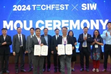 La cérémonie de signature du mémorandum de coopération entre e Réseau de l’Innovation et de l’Entrepreneuriat des Universités et Collèges du Vietnam (VNEI) et le Centre de l’Économie créative et de l’Innovation de Daejeon (DCCEI). Photo : nhandan.vn