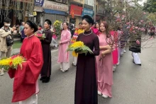 Le programme du Têt dans le Vieux quartier est toujours une activité très attendue à l’approche du Nouvel An lunaire. Photo : nhandan.vn