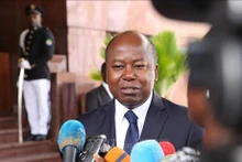 Le Premier ministre de la République gabonaise Alain Claude Bilie By Nze. Photo : AFP/VNA.