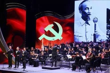 Le spectacle musical exceptionnel intitulé "Le Parti au printemps de la Grande Victoire". Photo : VNA. 