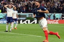 Olivier Giroud après avoir inscrit le second but français durant le match opposant la France à l’Angleterre lors des quarts de finale de la Coupe du monde, au stade Al-Bayt d’Al-Khor (Qatar), le 10 décembre 2022 | Photo : AFP/VNA.