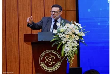 L'ambassadeur australien au Vietnam, Andrew Goledzinowski, s'exprime lors de l'événement. Photo : baoquocte.vn