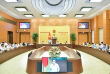 Panorama de la réunion du Comité permanent de l'Assemblée nationale. Photo : congly.vn