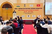 Aperçu de la conférence sur le commerce multidisciplinaire Inde - Vietnam dans le cadre de la visite d'entreprises indiennes au Vietnam. Photo : vneconomy.vn