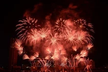 Feux d'artifice de Da Nang : des performances spectaculaires de France et du Canada. Photo: VNA