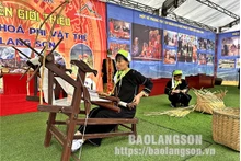 L'exposition a pour but de promouvoir et d’honorer les valeurs du patrimoine culturel de Lang Son. Photo : baolangson.vn