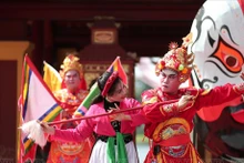 Les artistes donnent une seconde jeunesse au "tuông" royal de Huê