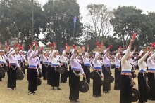 La performance du gong Muong de Hoa Bình est une caractéristique incontournable du festival. Photo : nhandan.vn