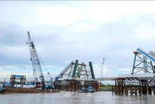 Le pont Trân Hoàng Na enjambe la rivière Cân Tho dans la ville homonyme dans le Delta du Mékong. Photo : VNA.