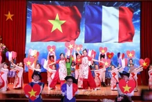 Un événement da la série de la célébration du 50e anniversaire de l'établissement des relations diplomatiques entre le Vietnam et la France. Photo : VNA.