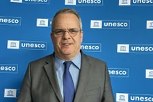 Tim Curtis, Secrétaire de cette Convention 2003 de l'Organisation des Nations Unies pour l'Éducation, la Science et la Culture. Photo : VNA.