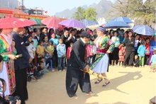 Le khène et les danses traditionnelles des H’Mông ont une signification profonde dans la vie spirituelle du groupe ethnique H'Mông dans les districts de la province montagneuse de Hà Giang. Photo : NDEL.