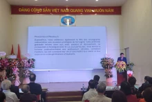 La cérémonie de célébration du 40e anniversaire du campus du Département de français de l’ULIS et de la Journée des enseignants vietnamiens, le 16 novembre à Hanoï. Photo : Quê Anh/CVN