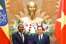 Le président de l'AN Tran Thanh Mân reçoit le Premier ministre éthiopien Abiy Ahmed Ali. Photo : VNA. 