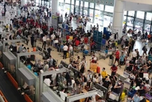 Pendant les vacances du Nouvel An lunaire 2024, le marché du transport aérien a dénombré plus de 1,5 million de passagers. Photo : VNA.