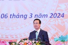 Le Président Vo Van Thuong lors de la cérémonie de remise des titres d’"Artiste du peuple" et d’"Artiste émérite", à Hanoi, le 6 mars. Photo : VNA.
