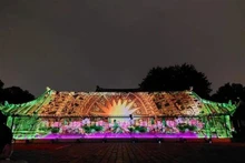 L'espace d'art et la cartographie 3D racontent l'histoire des universités vietnamiennes dans le Temple de la Littérature. Photo : VNA.