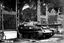 Lors de l'atelier, les participants ont passé en revue l'offensive générale et l'insurrection du printemps 1975, dont l'apogée fut la campagne historique Hô Chi Minh (du 26 au 30 avril 1975) sous la direction du Parti. Photo : VNA.