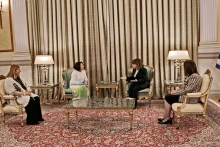 La présidente de la Grèce, Katerina Sakellaropoulou, reçoit l'ambassadrice vietnamienne Pham Thi Thu Huong. Photo : baoquocte.vn