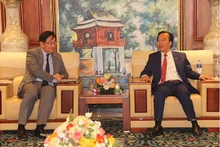 L'ambassadeur de Malaisie au Vietnam Dato' Tan Yang Thai (à gauche) et Ngô Sach Thuc, président de l'Association d'Amitié Vietnam - Malaisie (à droite). Photo : Thoidai.com.vn