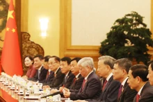 Le SG du Parti et Président Tô Lâm et la haute délégation du Vietnam lors de l'entretien. Photo : VNA.